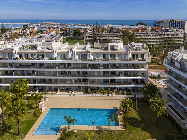 Foto Exclusivo y moderno ático en venta en Denia, en la cotizada zona del Club Náutico