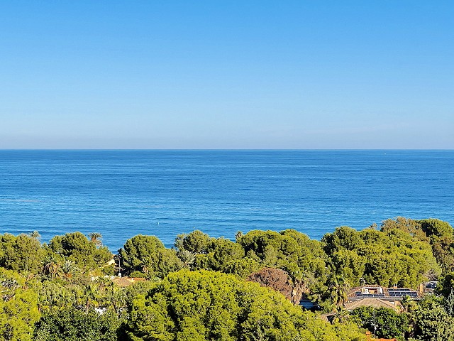 Foto Exclusiva villa con vistas panorámicas al mar en Las Rotas
