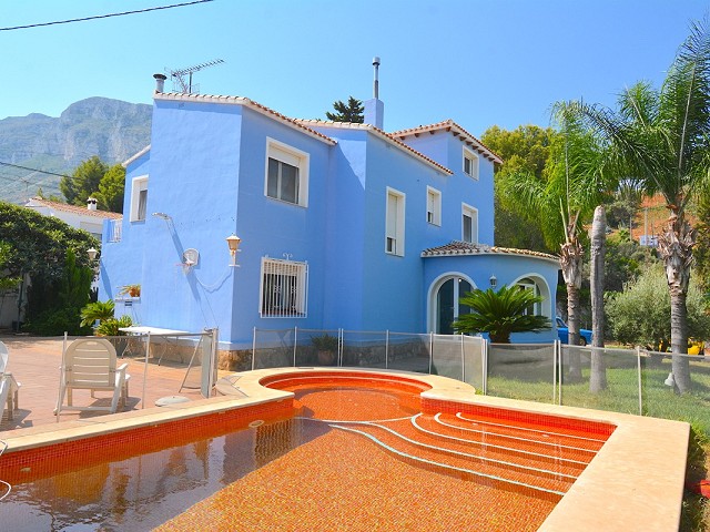 Foto Bonito chalet en una buena zona residencial
