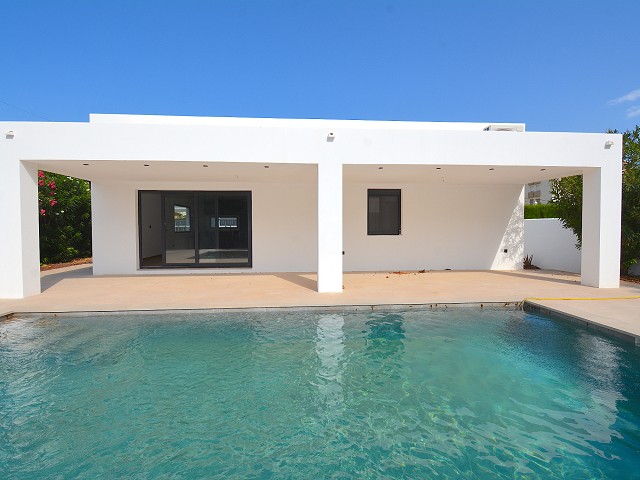 Foto Bonito chalet de diseño moderno a escasos metros de la playa