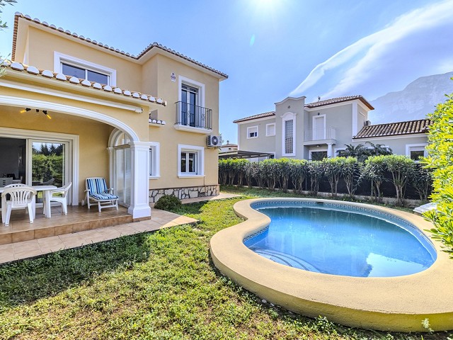 Foto En exclusiva os presentamos este bonito y acogedor chalet en venta en Denia con vistas al Montgó 7784