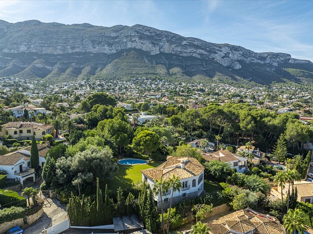Foto Preciosa villa de estilo mediterráneo con bonitas vistas al mar 7772