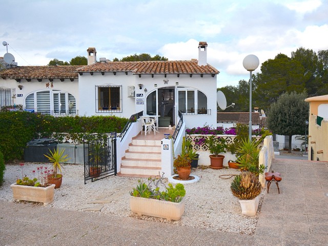 Foto Bonito adosado en venta en la popular zona de Moraira Park 9052