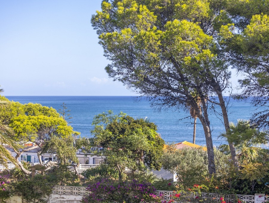 Foto principal Apartamento en exclusiva con fantásticas vistas al mar en la playa de Las Rotas en Dénia