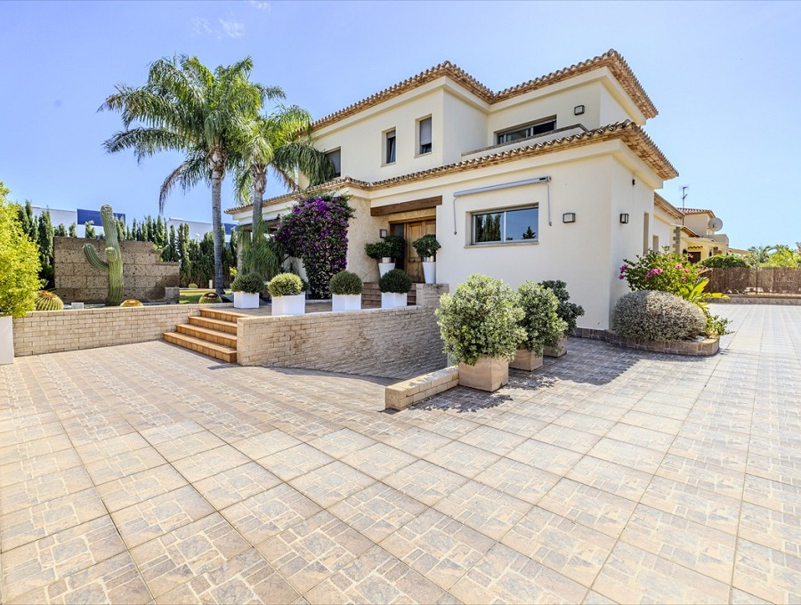 Foto principal Preciosa villa de estilo mediterráneo en venta en Dénia